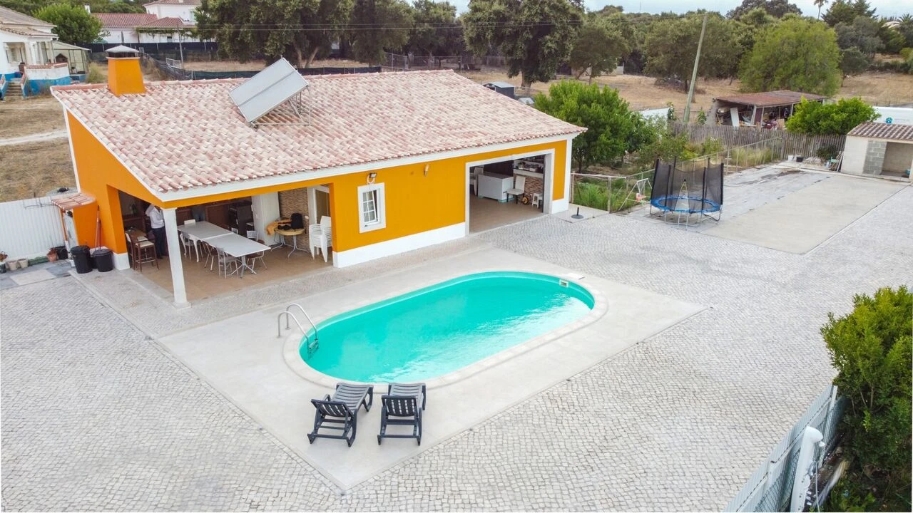 Moradia T4 para Venda em Almoster Foto 41