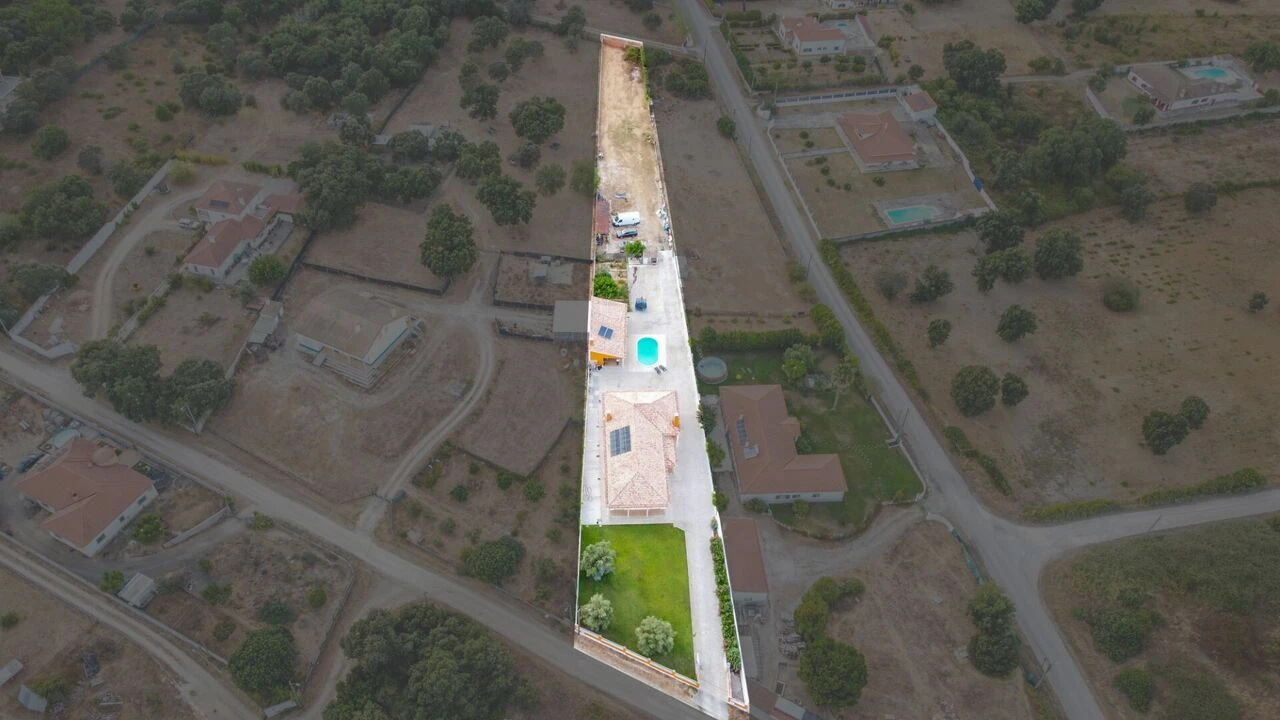 Moradia T4 para Venda em Almoster Foto 51