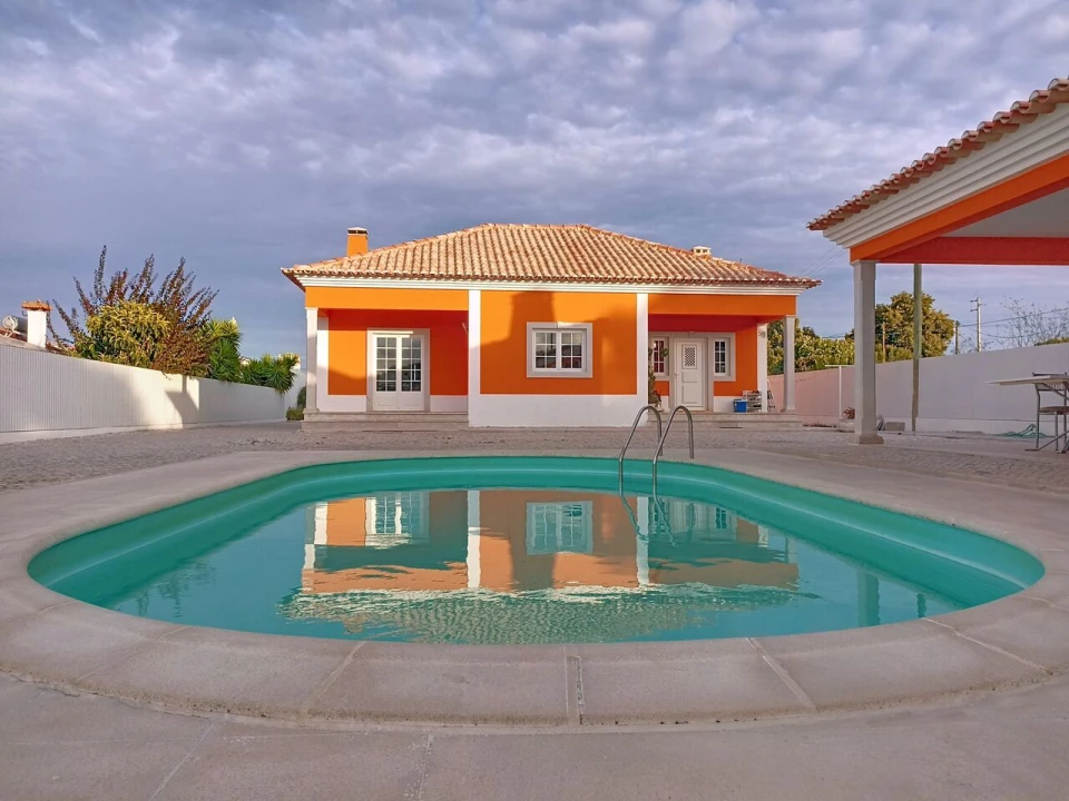 Moradia T4 para Venda em Almoster Foto 1