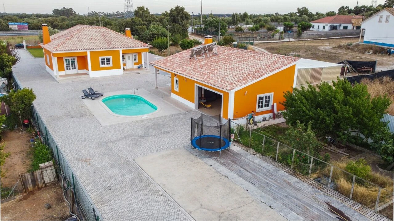 Moradia T4 para Venda em Almoster Foto 43