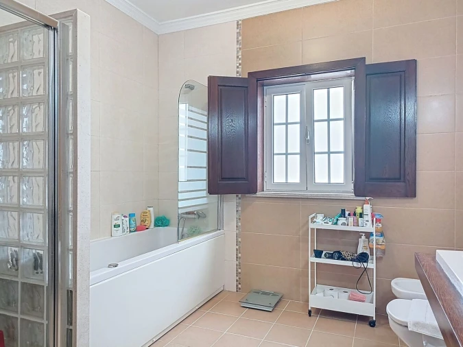 Moradia T4 para Venda em Almoster Foto 28