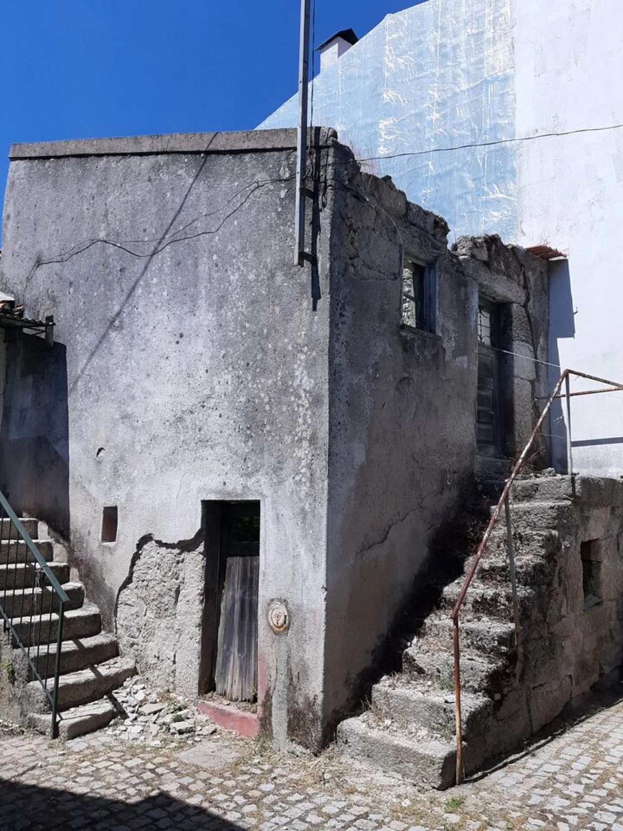 Moradia T2 para Venda em Canas de Senhorim Foto 1