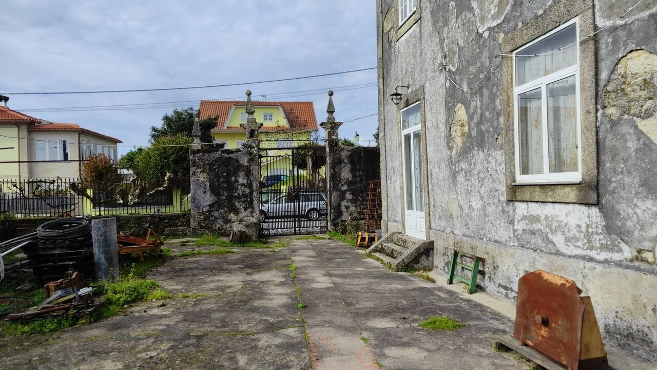 Moradia T8 para Venda em Santa Marta de Portuzelo Foto 2