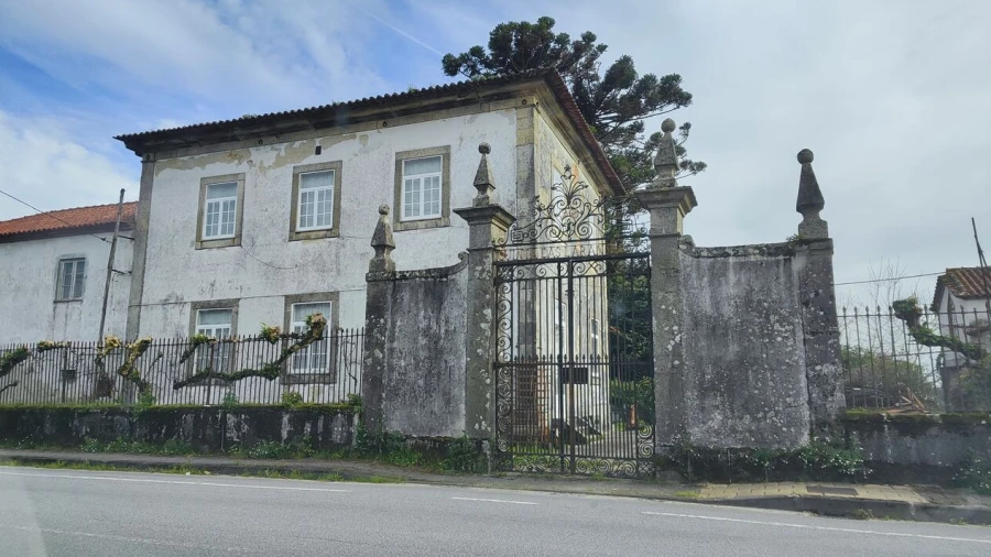 Moradia T8 para Venda em Santa Marta de Portuzelo