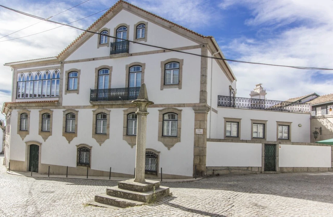 Moradia T5 para Venda em Canas de Senhorim Foto 2