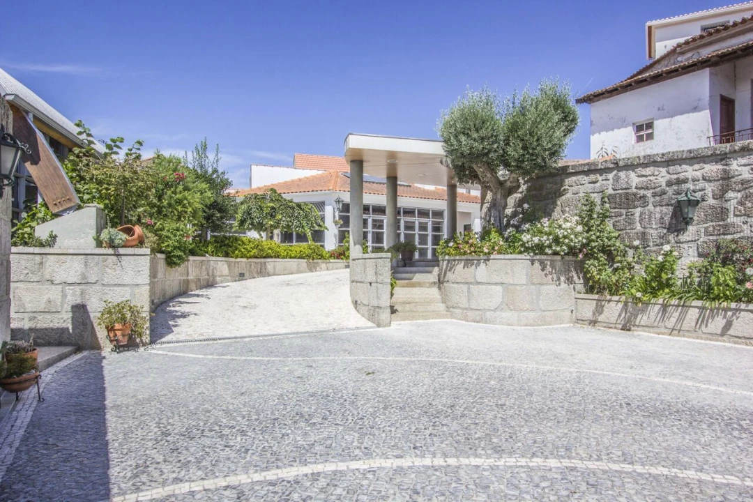 Moradia T5 para Venda em Canas de Senhorim Foto 9