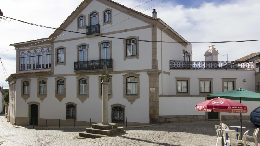 Moradia T5 para Venda em Canas de Senhorim