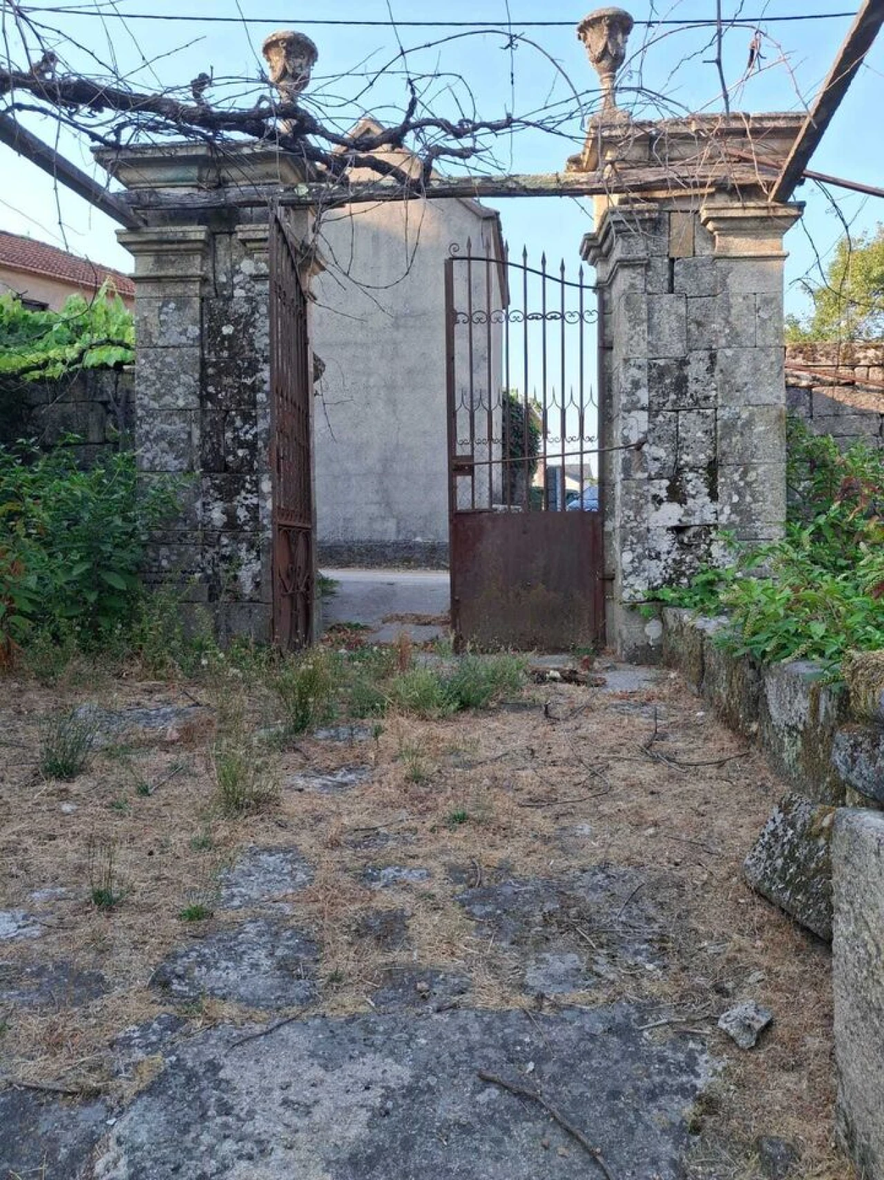 Moradia T7 para Venda em Riba de Mouro Foto 10