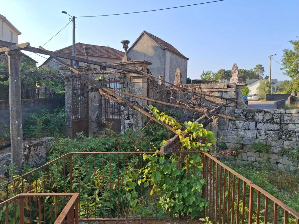 Moradia T7 para Venda em Riba de Mouro Foto 20