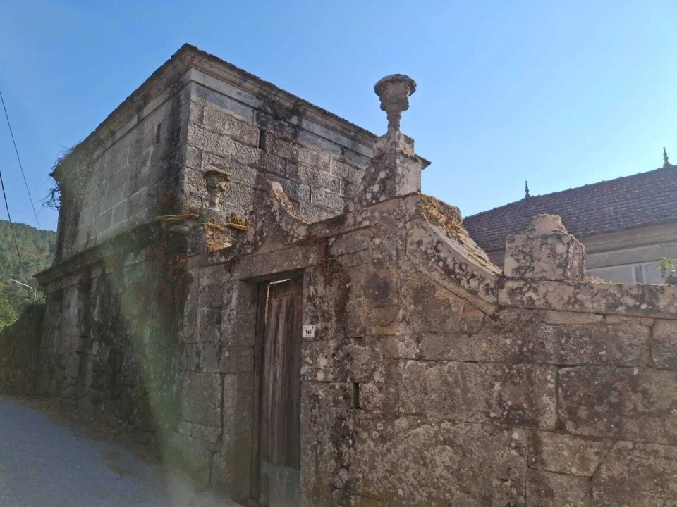 Moradia T7 para Venda em Riba de Mouro Foto 12