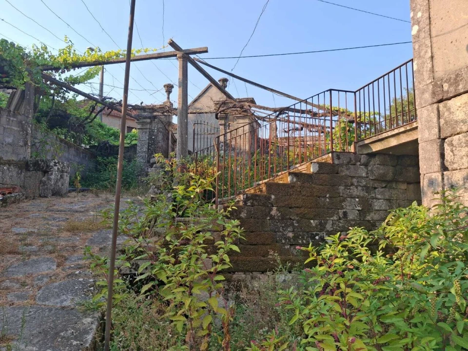 Moradia T7 para Venda em Riba de Mouro Foto 33