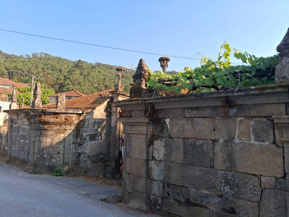 Moradia T7 para Venda em Riba de Mouro Foto 16