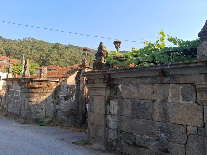 Moradia T7 para Venda em Riba de Mouro Foto 16