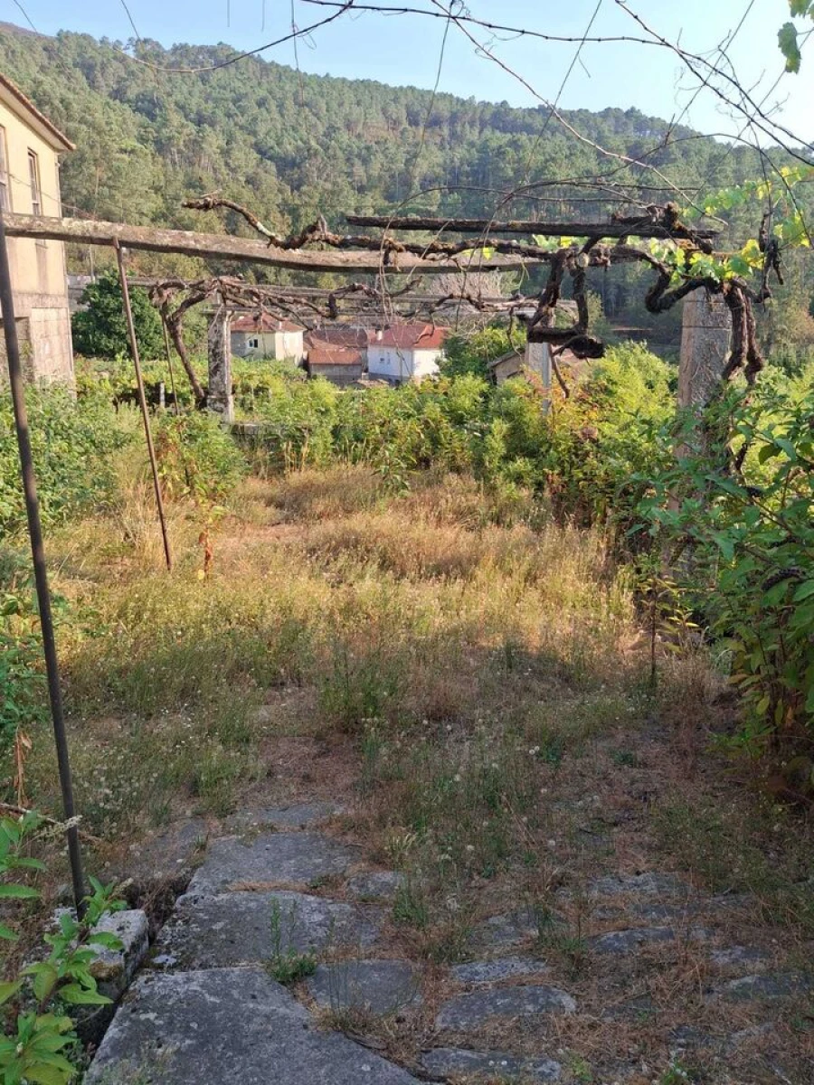 Moradia T7 para Venda em Riba de Mouro Foto 51