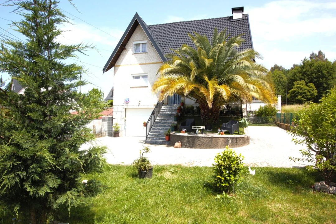 Moradia T3 para Venda em Queiriga Foto 1