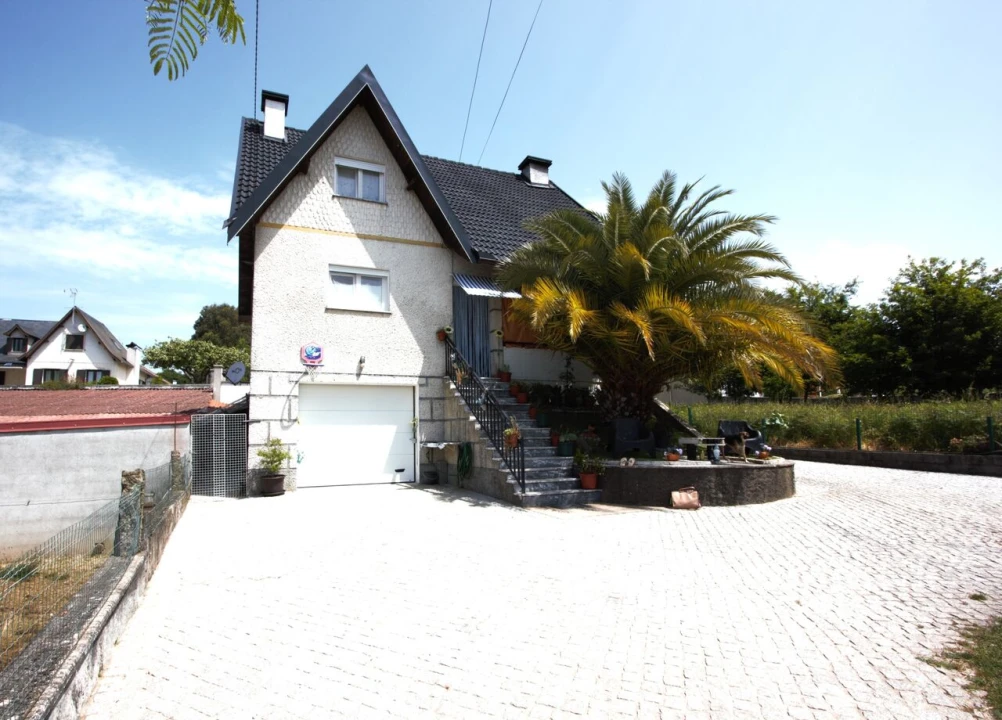 Moradia T3 para Venda em Queiriga Foto 2