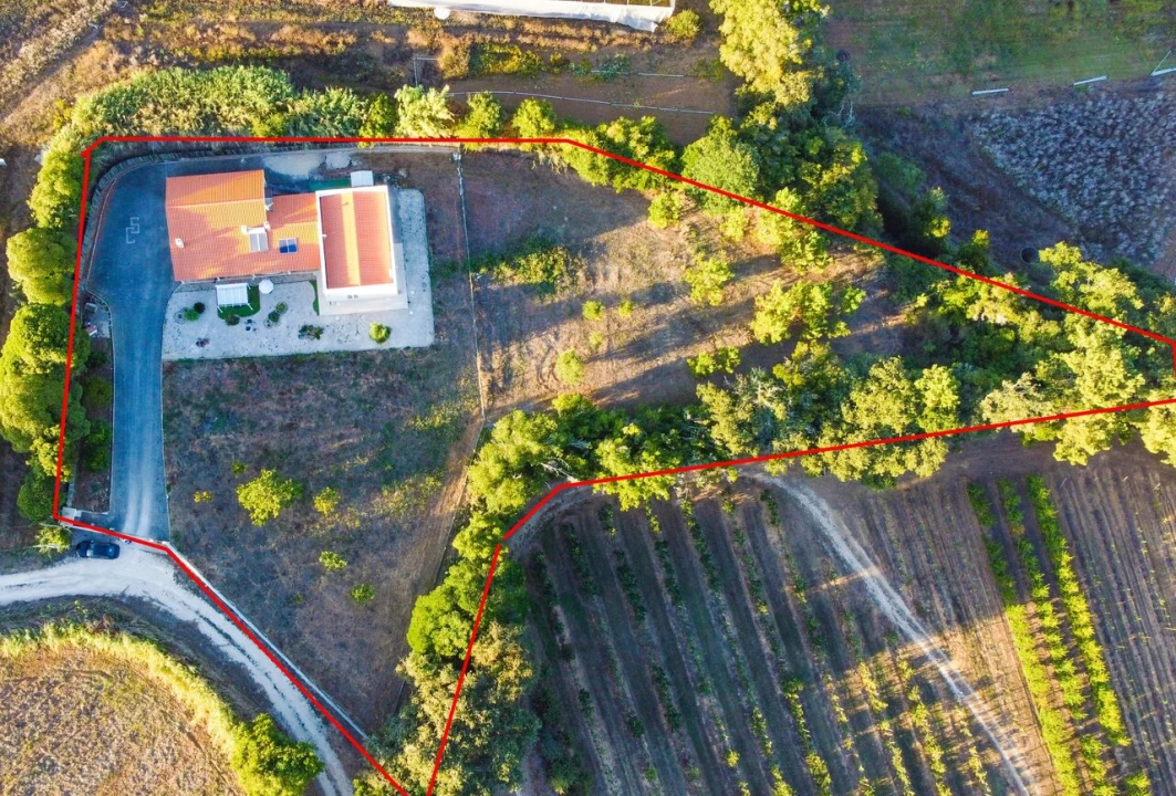 Moradia T4 para Venda em Cela Foto 7