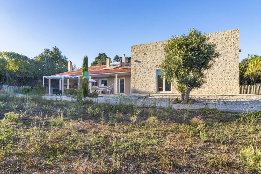 Moradia T4 para Venda em Cela Foto 8