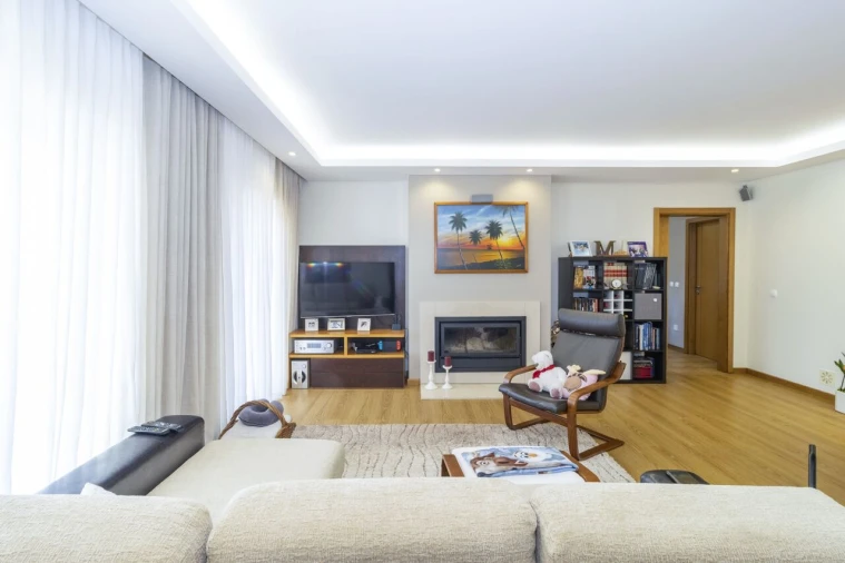 Moradia T4 para Venda em Cela Foto 12