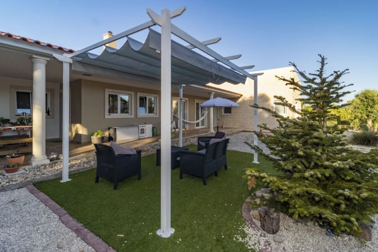 Moradia T4 para Venda em Cela Foto 30