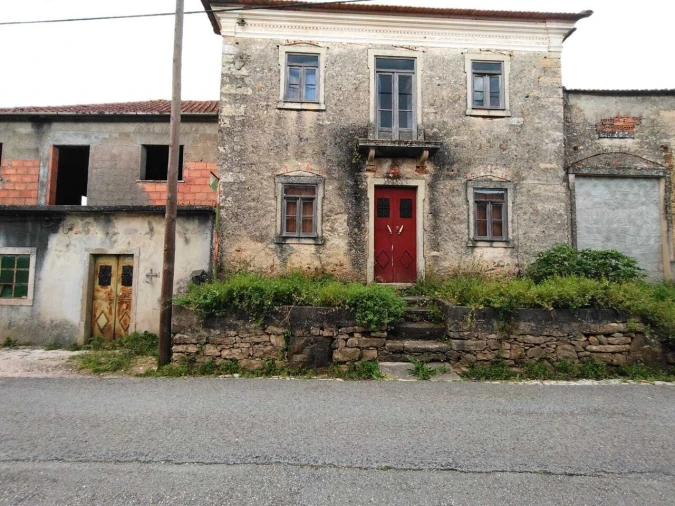 Moradia T5 para Venda em Chãos Foto 2