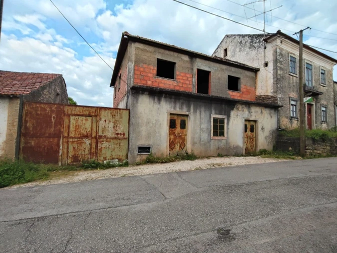 Moradia T5 para Venda em Chãos Foto 4