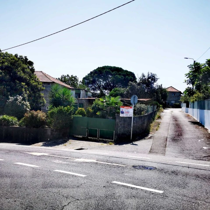 Moradia T6 para Venda em Guardizela Foto 2