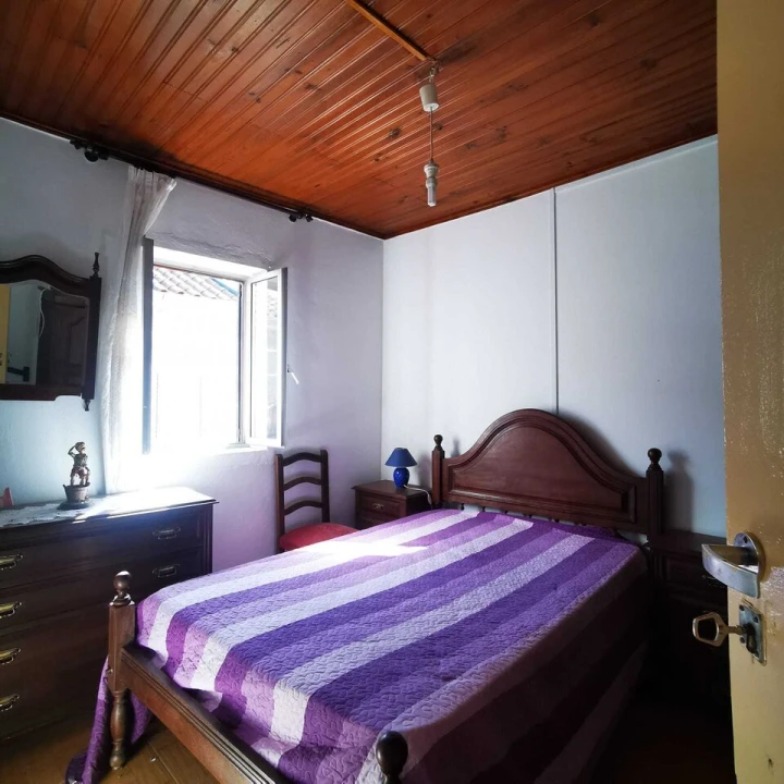 Moradia T3 para Venda em Urgezes Foto 10