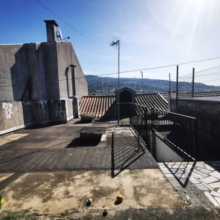 Moradia T3 para Venda em Urgezes Foto 15