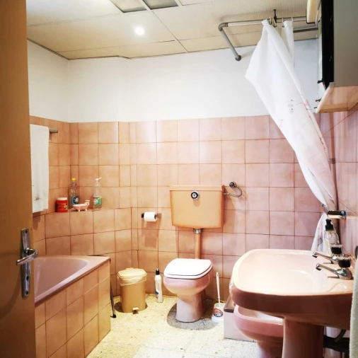 Moradia T3 para Venda em Urgezes Foto 11