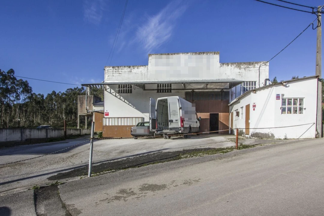 Armazém para Venda em Regueira de Pontes Foto 2