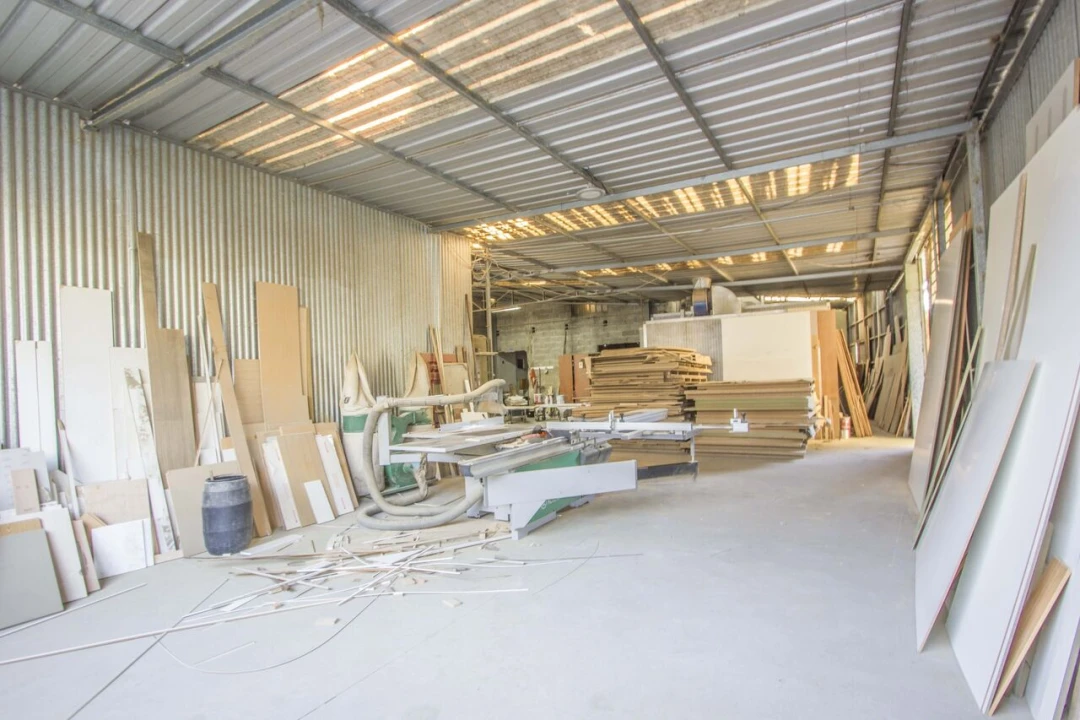 Armazém para Venda em Regueira de Pontes Foto 10