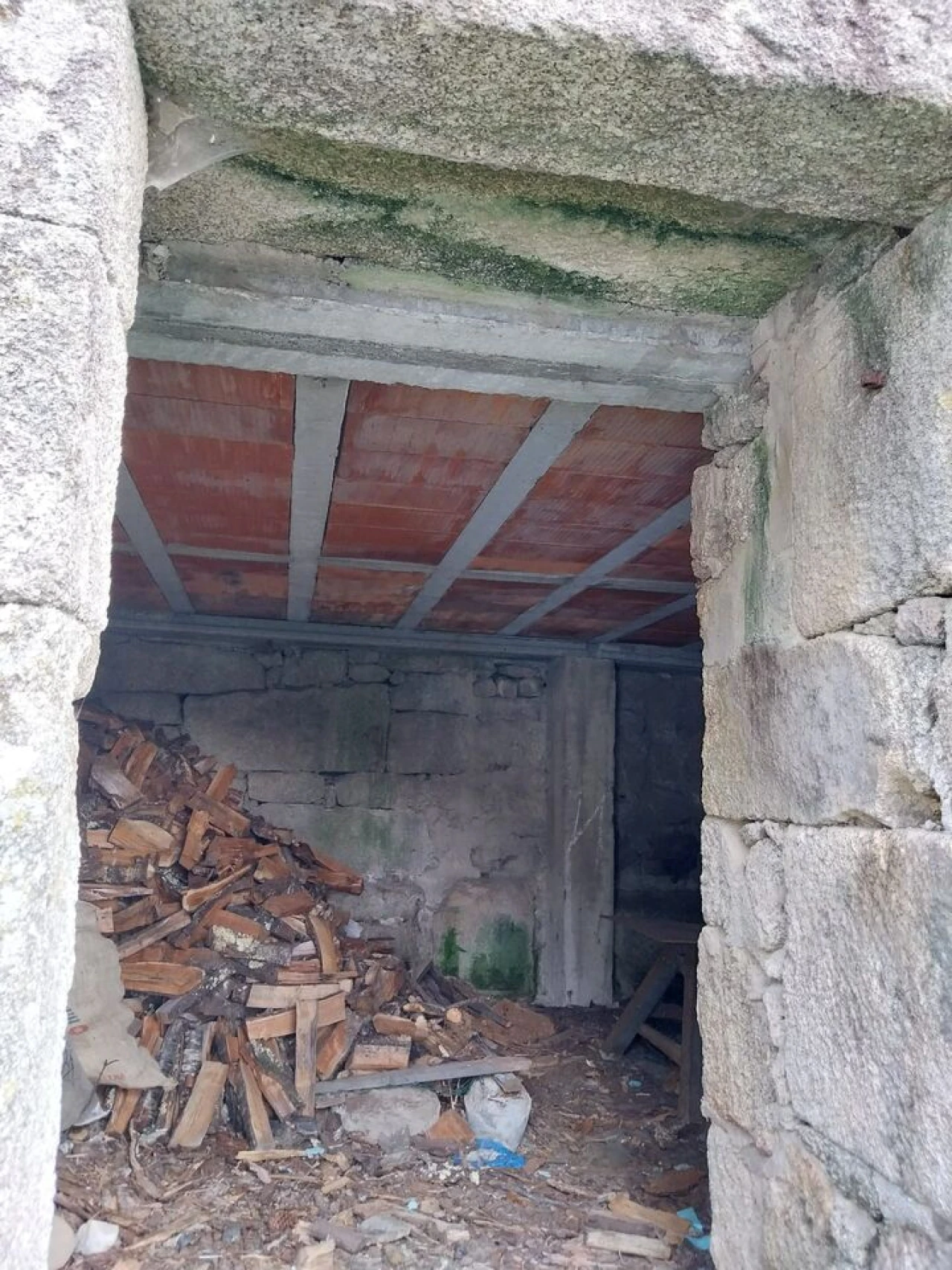 Moradia T4 para Venda em Riba de Mouro Foto 9