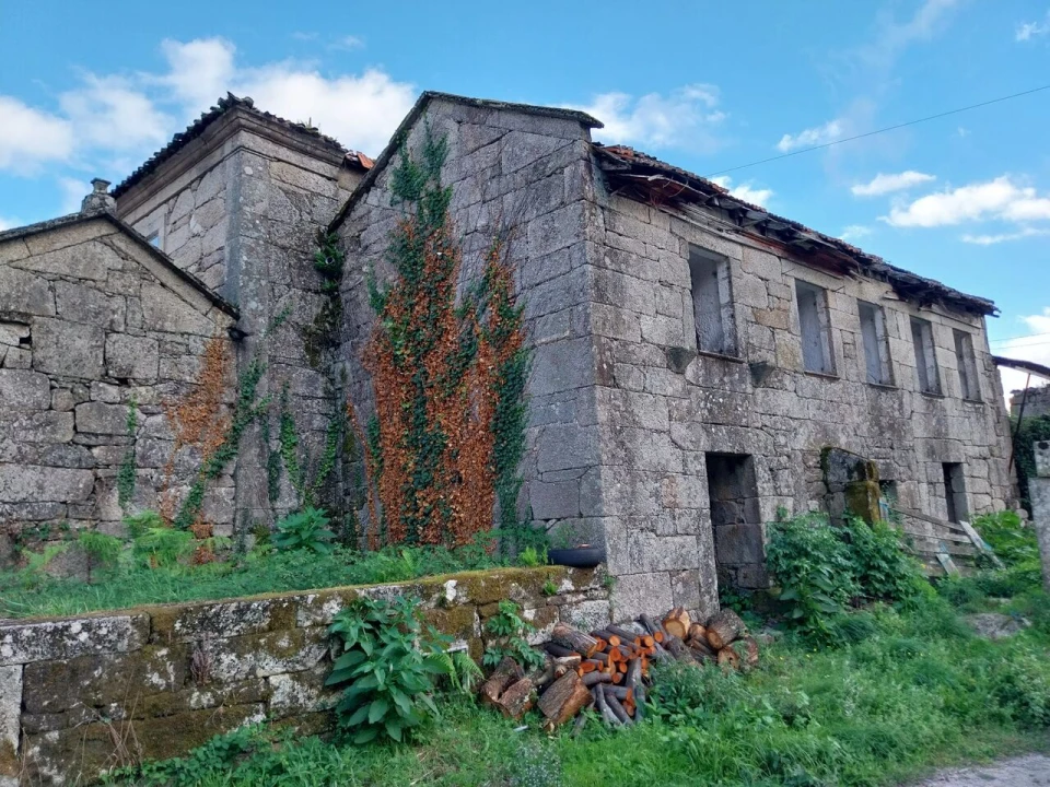 Moradia T4 para Venda em Riba de Mouro Foto 12