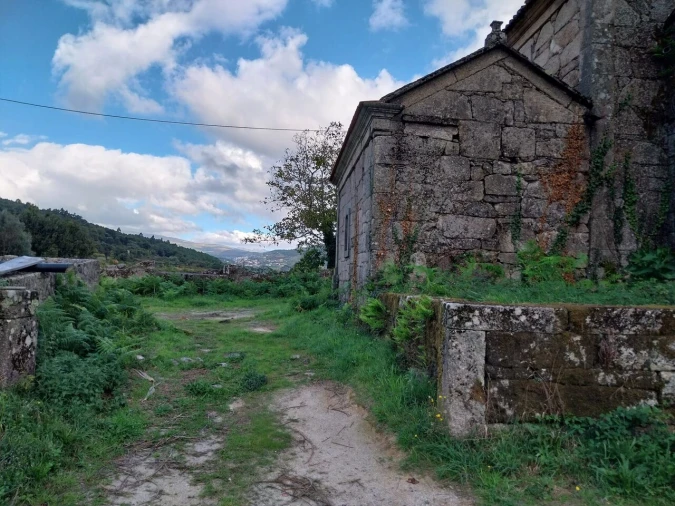 Moradia T4 para Venda em Riba de Mouro Foto 7