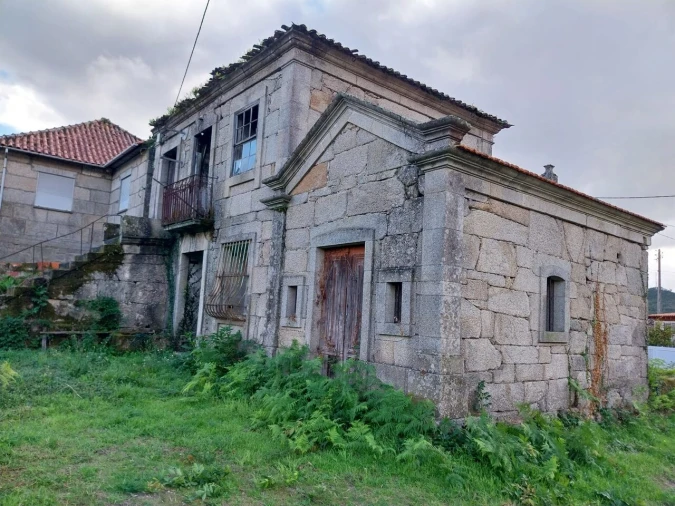 Moradia T4 para Venda em Riba de Mouro Foto 13