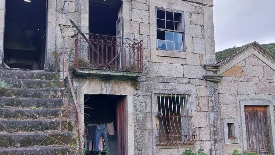 Moradia T4 para Venda em Riba de Mouro