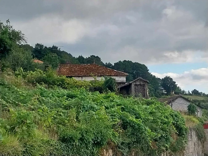 Moradia T5 para Venda em Riba de Mouro Foto 3