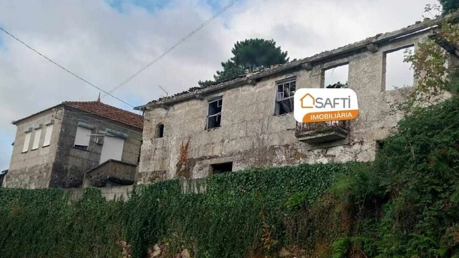 Moradia T5 para Venda em Riba de Mouro