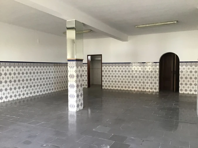 Loja para Arrendamento em Pego Foto 3