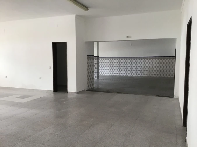 Loja para Arrendamento em Pego Foto 13