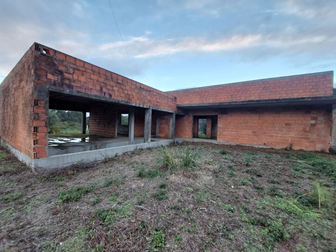 Moradia T3 para Venda em Cornes Foto 2