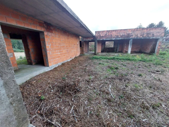 Moradia T3 para Venda em Cornes Foto 16