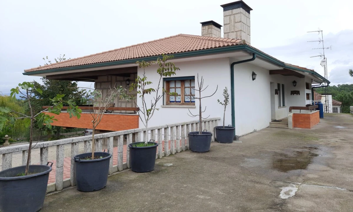 Moradia T4 para Venda em Cambeses Foto 4