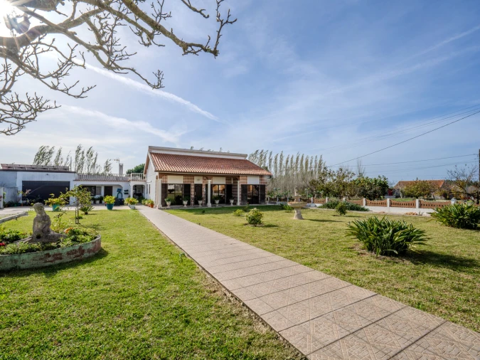 Moradia T5 para Venda em Carriço Foto 24