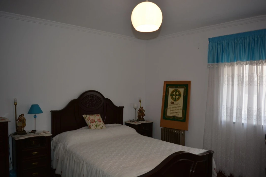 Moradia T5 para Venda em Guarda Foto 12