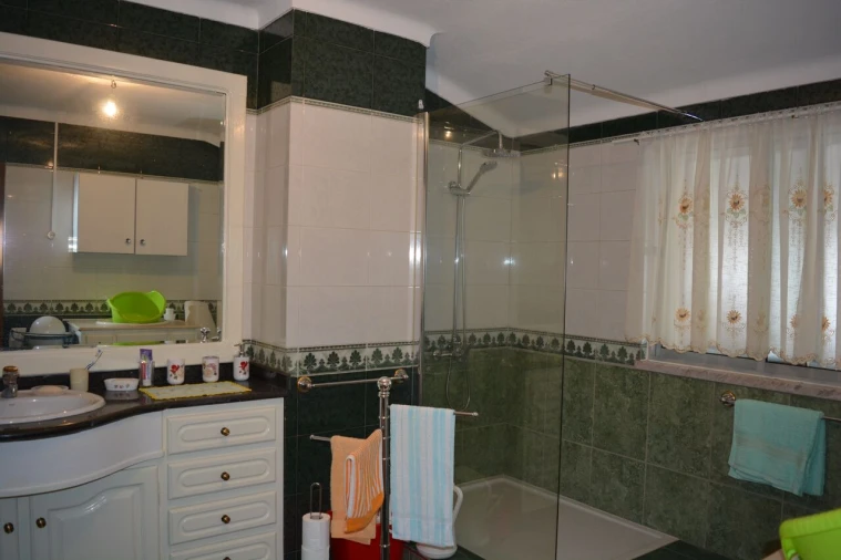 Moradia T5 para Venda em Guarda Foto 18