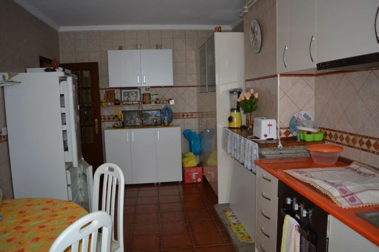 Moradia T5 para Venda em Guarda Foto 3