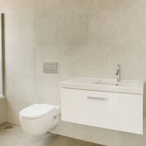 Moradia T3 para Venda em Quelfes Foto 5