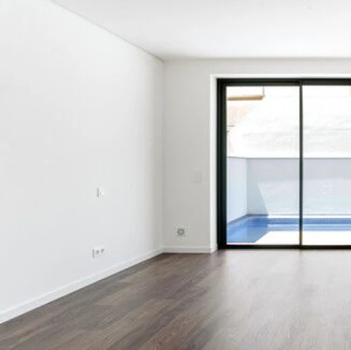 Moradia T3 para Venda em Quelfes Foto 6